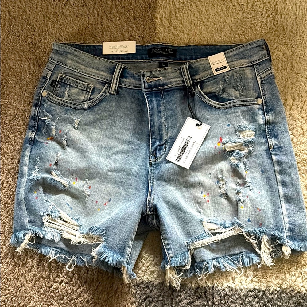 JUDY BLUE Distressed Denim Shorts. Paint The Town Shorts.  Size L. NWT